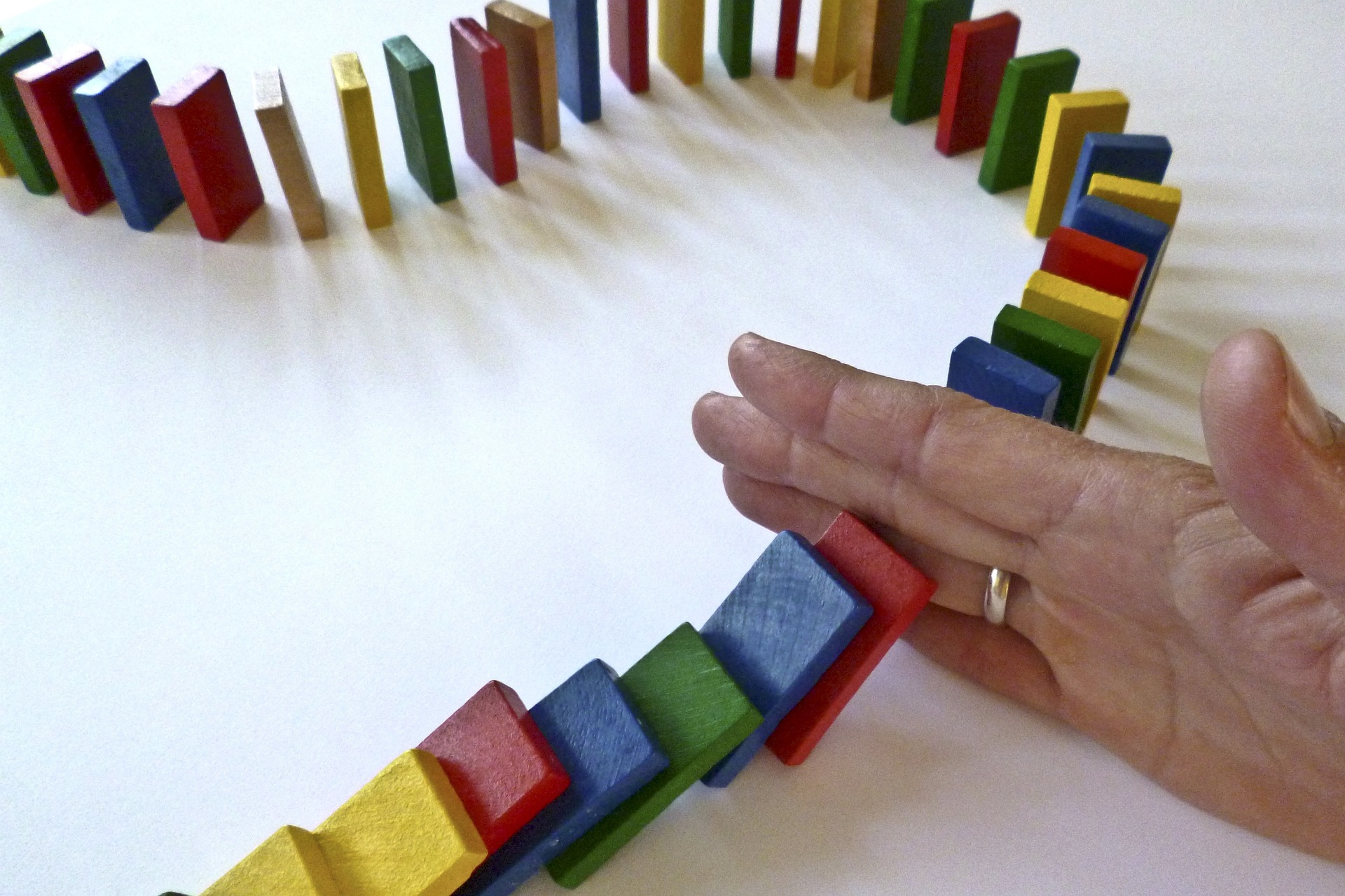 dominoes-1902622_1920